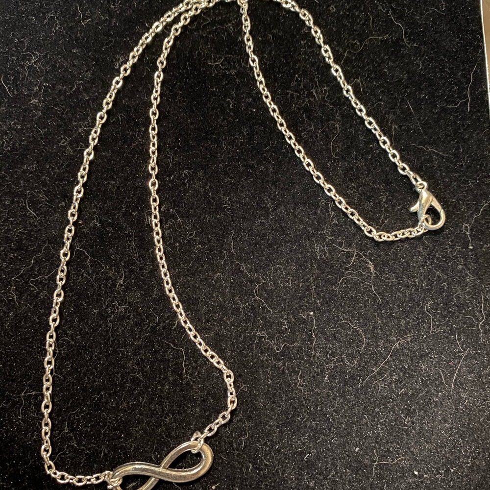 Infinity necklace - Picture 3 of 5